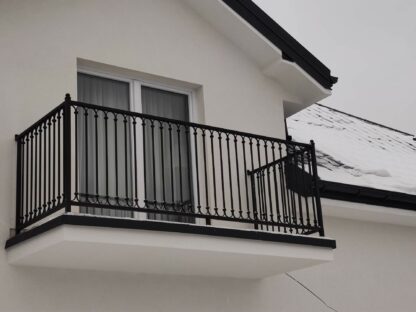 Balustrada ozdobna z elementami kutymi