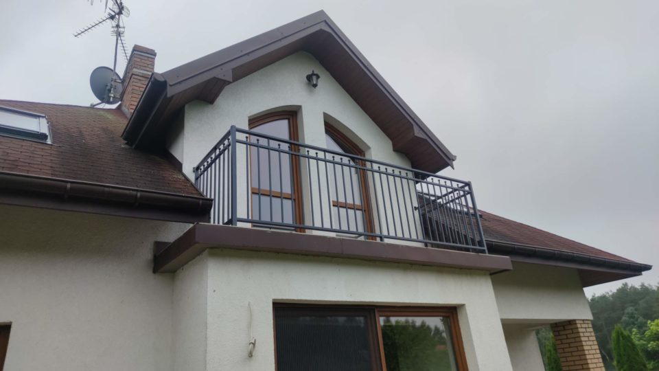 Balustrada  z elementami ozdobnymi