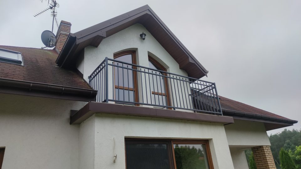 Balustrada ozdobna z elementami kutymi