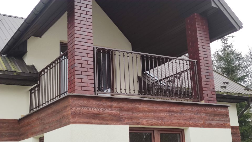 Balustrada ozdobna z elementami kutymi