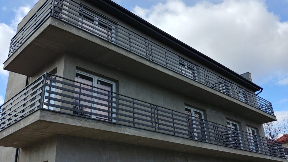 Balustrada balkonowa panelowa