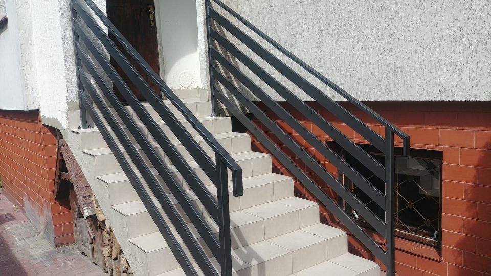 Balustrada balkonowa panelowa