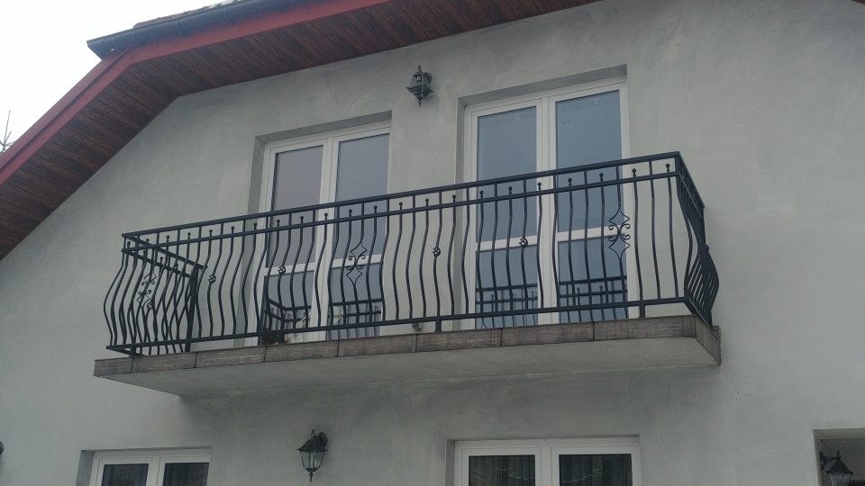 Balustrada ozdobna z elementami kutymi