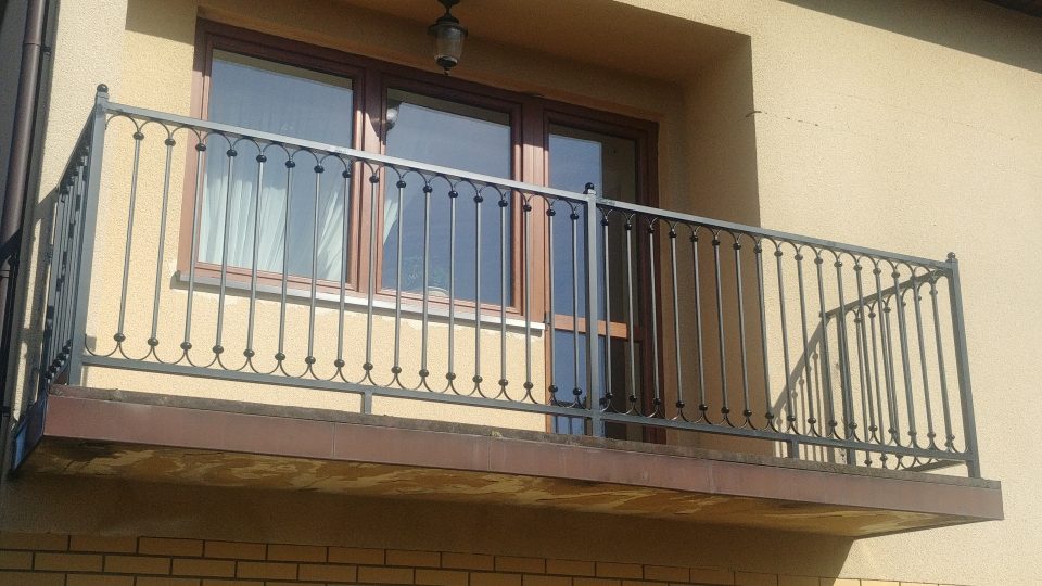 Balustrada ozdobna z elementami kutymi