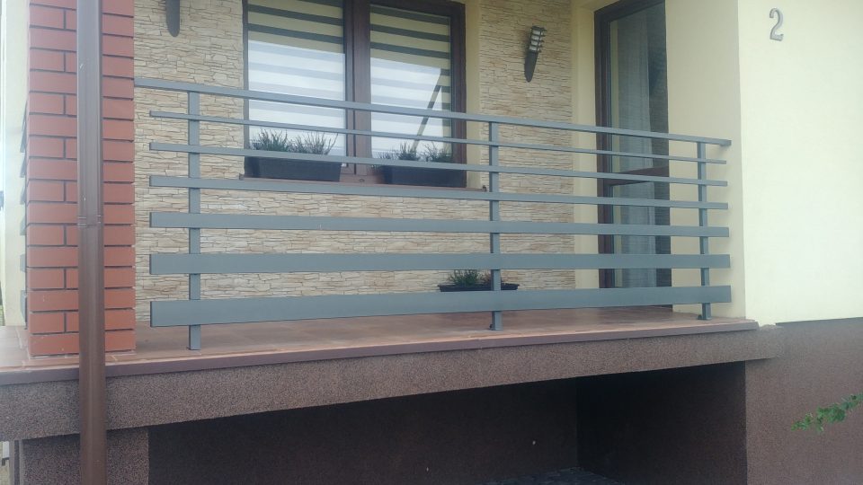 Balustrada balkonowa panelowa