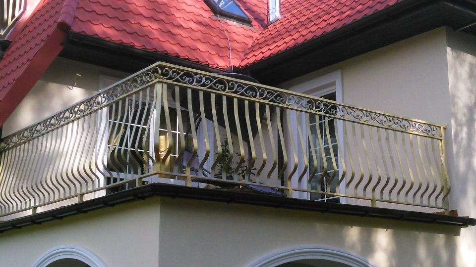 Balustrada brzuchata z elementami kutym