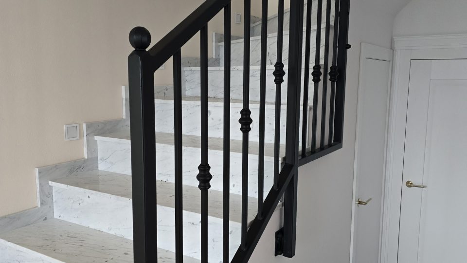 Balustrada wewnętrzna nowoczesna